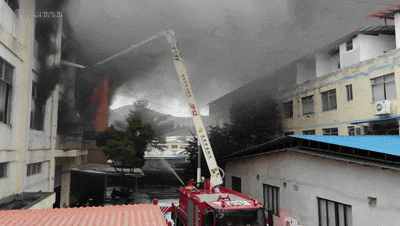 广西梧州消防：某箱包厂发生火灾致一人遇难起火原因正调查(图3)